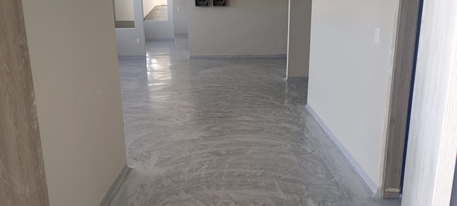 Piso epóxico autonivelante para casas