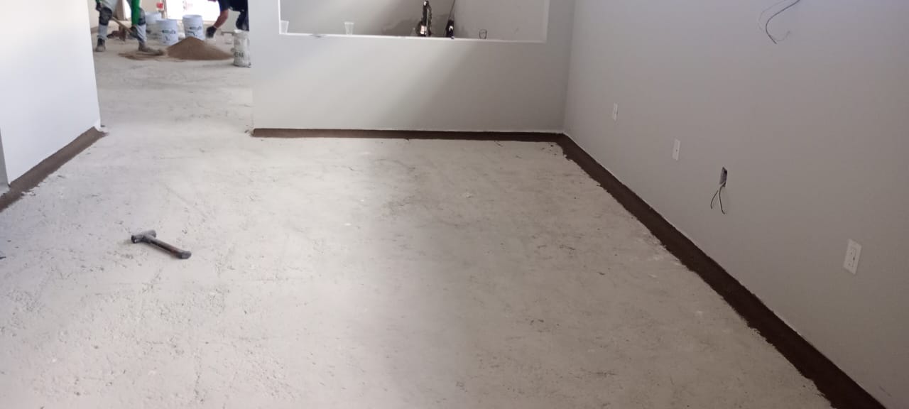 Piso epóxico autonivelante moderno