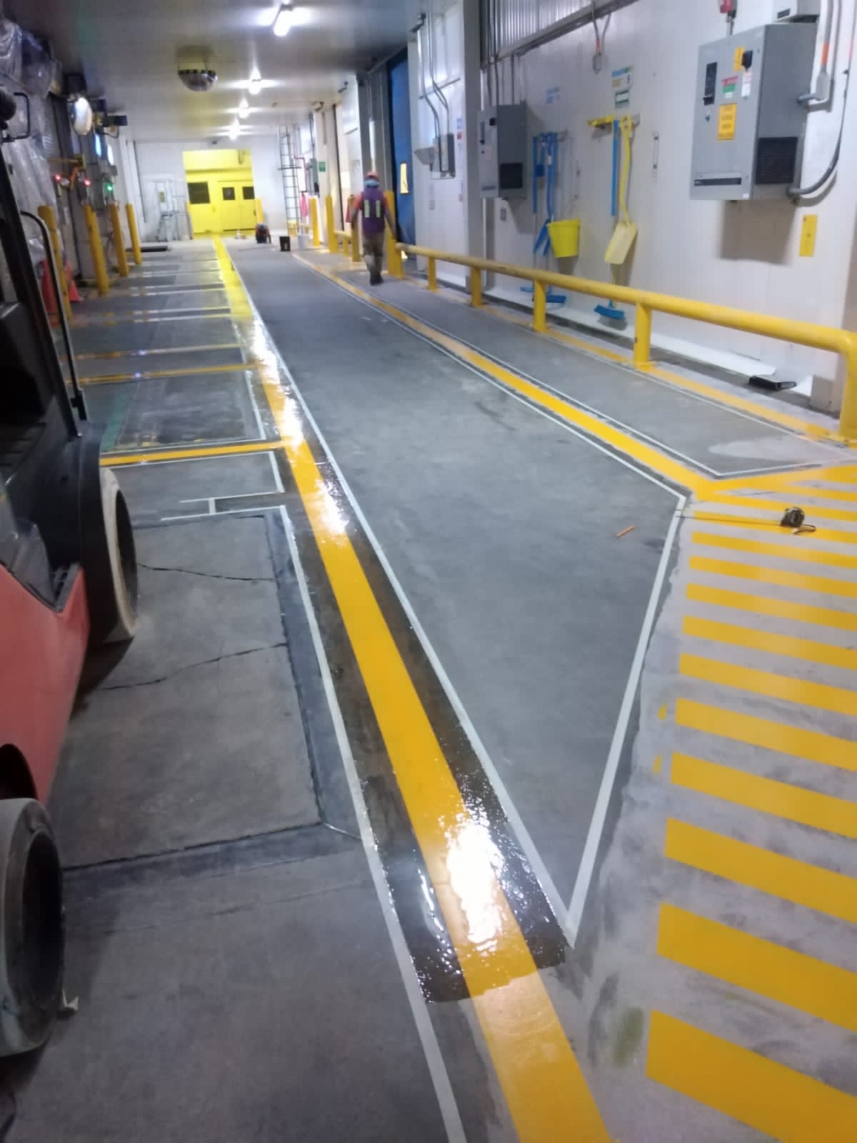 Trabajo de piso epóxico en Toluca