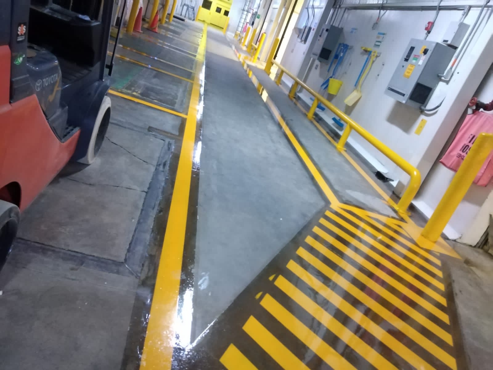 Piso epóxico moderno